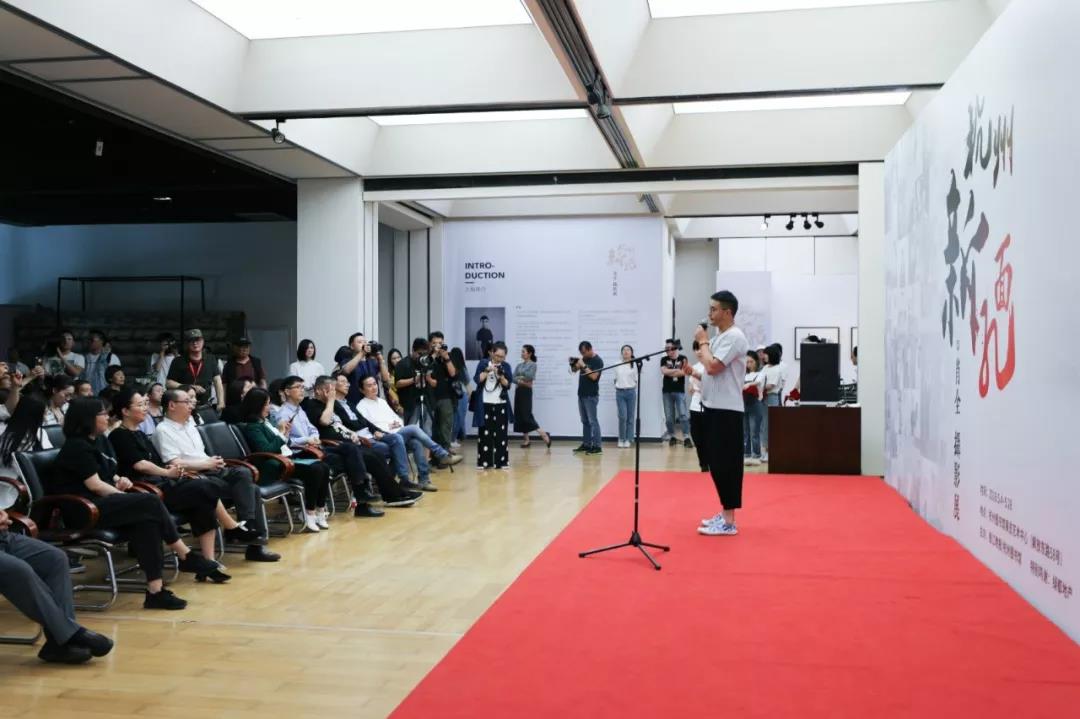 时隔一载，，，，，，美好再续，，，，，，bb贝博艾弗森官方网站地产&amp;肖全荆门新面庞摄影展温情启幕